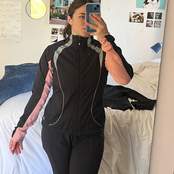 Lulu Lemon Athletica Jacket!! Perfect for walks outside :) - Picture 4 of 6